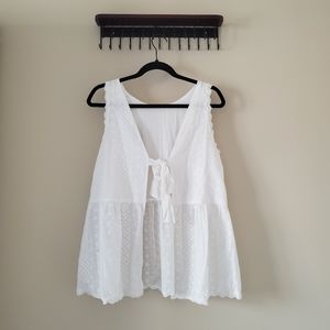 Doe & Rae Plunging Eyelet Embroidery Top Medium